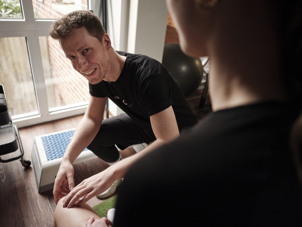 Knie-Physiotherapie bei Rehab Five Münster — Reha nach Kreuzband-OP, Meniskus-OP und bei Arthrose